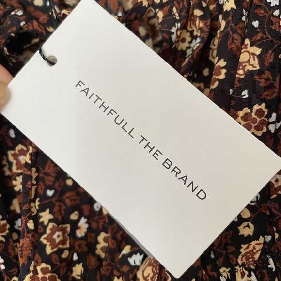 new blouse with an elastic band. - Picture 4 of 4